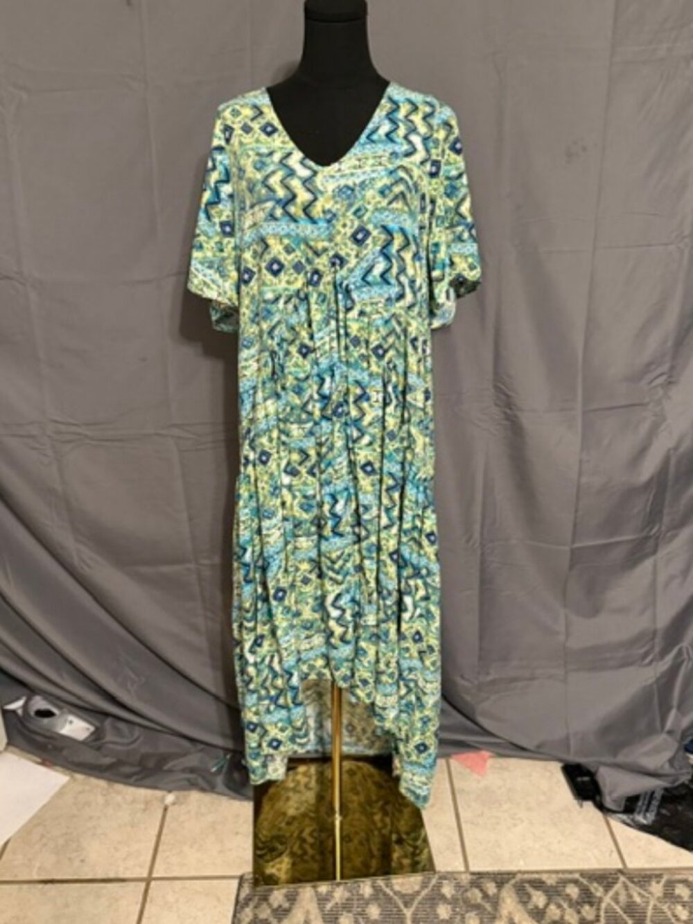 AVENUE Dress Size 16(XL)